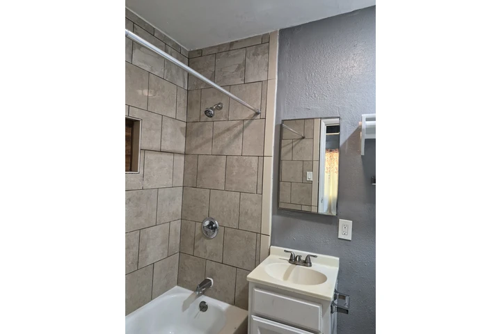 $2300 : Rento departmento 2brm. image 4