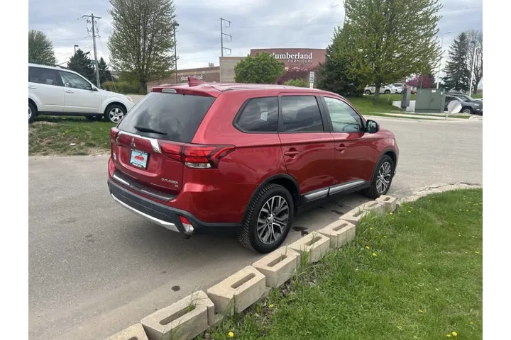 $9990 : 2018 Outlander SE image 7