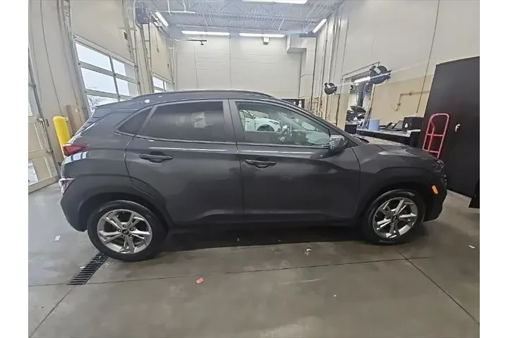 $19876 : Hyundai KONA 2023 SEL 4dr Cr image 6