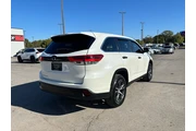 $17980 : 2019 Highlander LE thumbnail