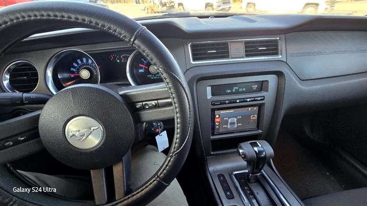 2012 Mustang 2dr Conv V6 image 5