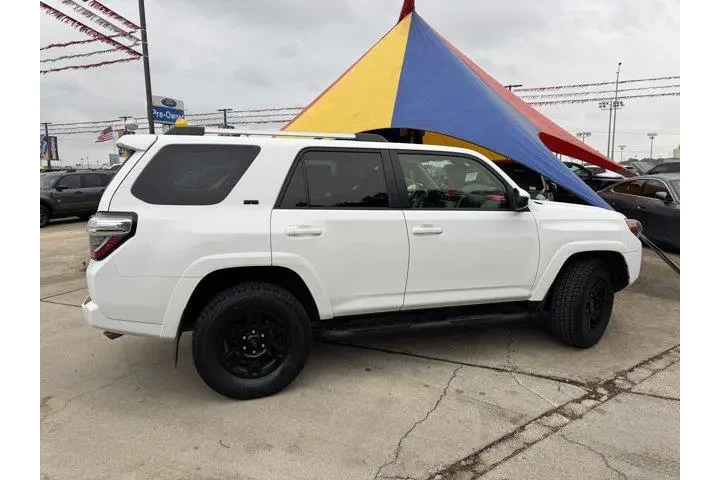 $33661 : Toyota 4Runner 2023 4x2 SR5 image 5