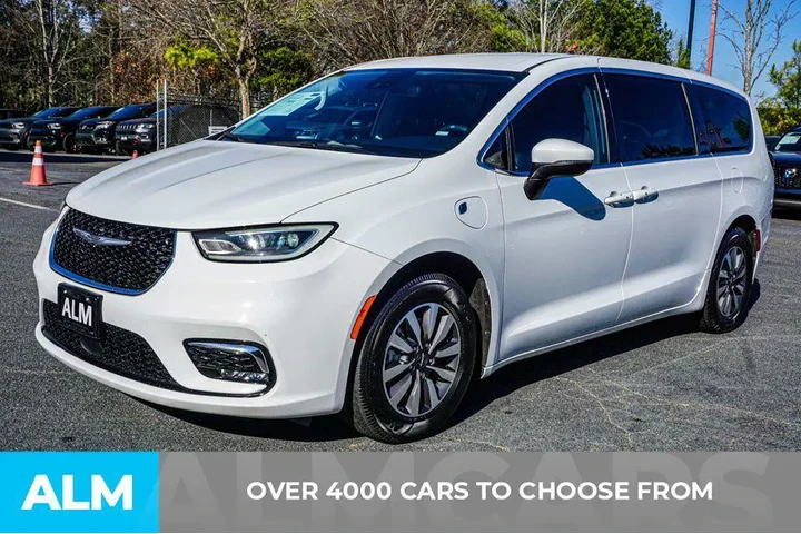 $22420 : Chrysler Pacifica Plug-In Hy image 2