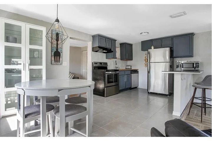 $890 : Fully renovated updated 2 home image 5