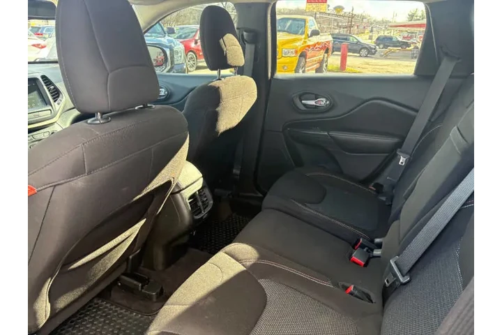 $9950 : 2016 Cherokee Latitude 75th A image 8