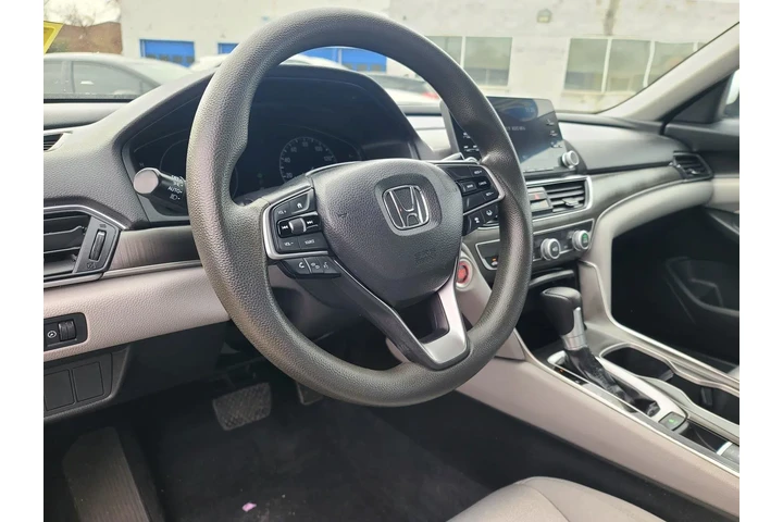 $20495 : Honda Accord 2020 LX 4dr Sed image 8