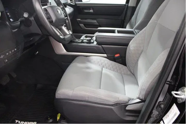 $35945 : Toyota Tundra 2022 4x2 SR5 4 image 5