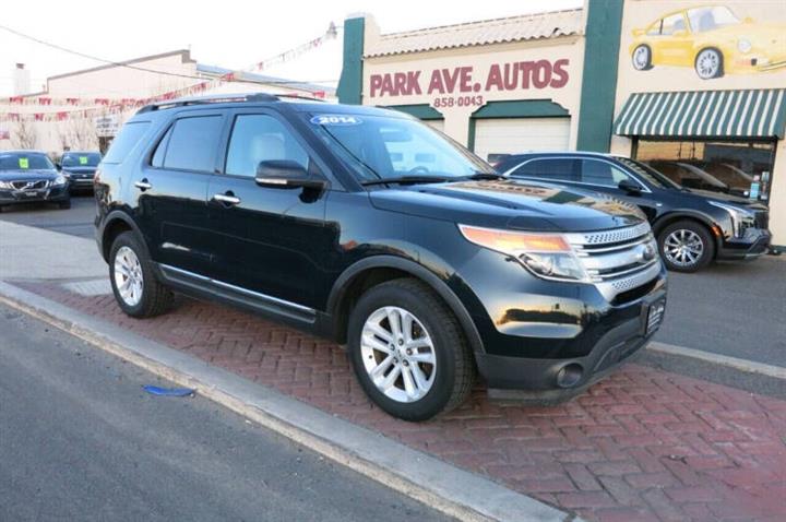 $13295 : 2014 Explorer XLT image 2