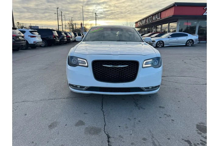 $14450 : 2018 300 300S RWD image 7