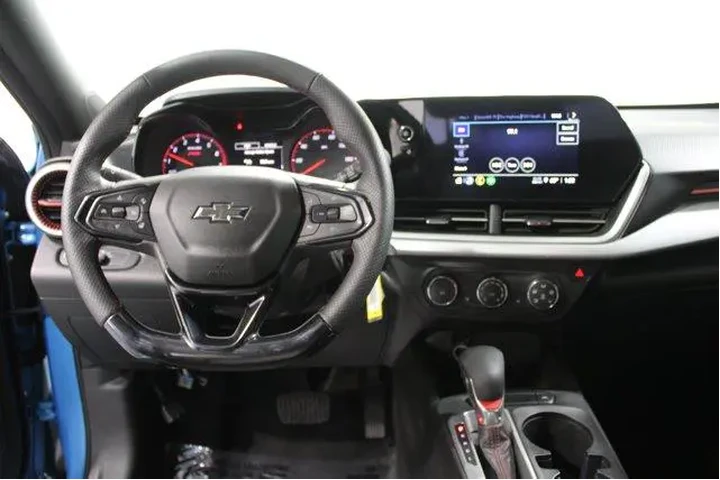 $22987 : Chevrolet Trax 2025 RS 4dr C image 2