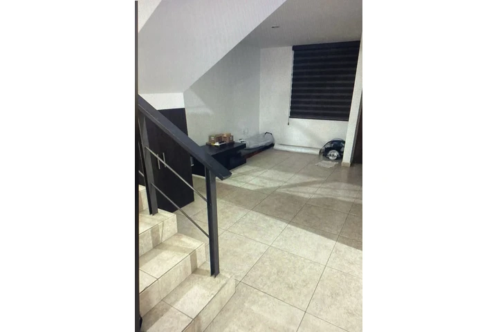 $15500 : RENTA CASA FRACC. PUERTA REAL image 2