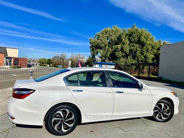 $20995 : 2016 Accord EX image 8