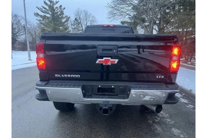 $35997 : 2017 Silverado 3500HD LTZ image 6