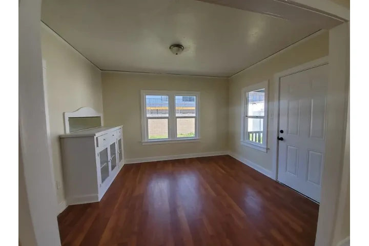 $4000 : 3 bedroom for rent image 3