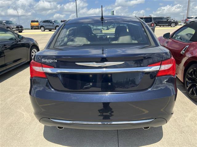 $15680 : 2012 200 Limited Sedan V-6 cyl image 3