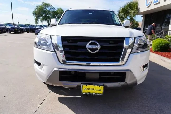 $36488 : Nissan Armada 2023 4x2 SV 4d image 2