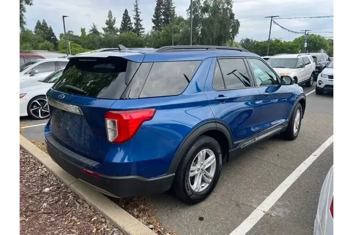 $30775 : Ford Explorer 2023 XLT 4dr S image 6
