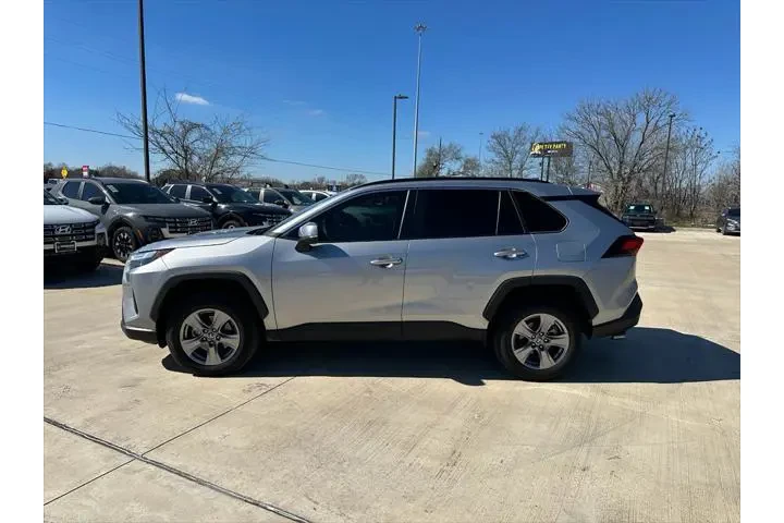 $27897 : Toyota RAV4 2023 XLE 4dr SUV image 8