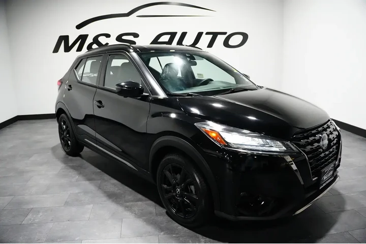 $18738 : 2023 Kicks SR image 6