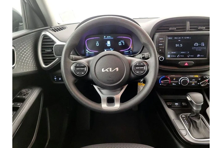 $17998 : Kia Soul 2024 LX 4dr Crossov image 10