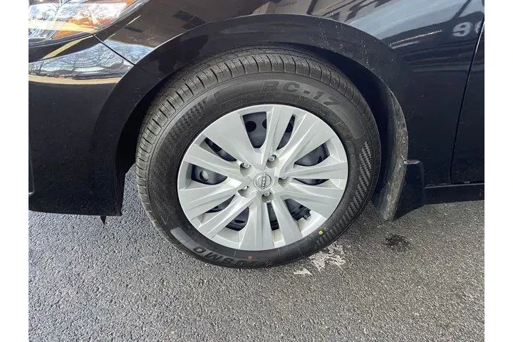 Nissan Sentra 2024 S 4dr Sed image 9