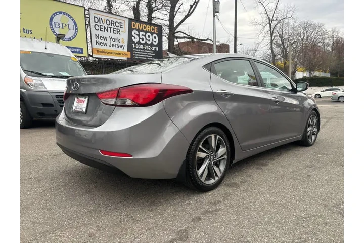 2016 Elantra SE image 7