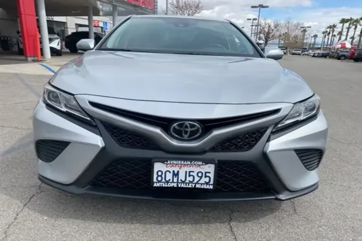 $19888 : 2018 Toyota Camry image 2