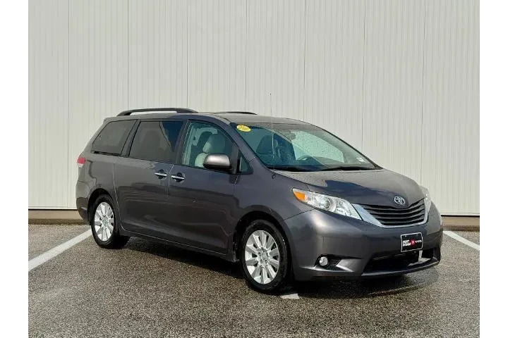 $7812 : Toyota Sienna 2014 AWD XLE 7 image 7