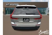 $18745 : Volvo XC60 2018 AWD T6 Momen thumbnail