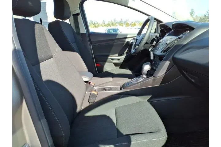 $11900 : Ford Focus 2018 SE 4dr Sedan image 5