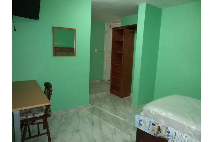 $2750 : RENTO CUARTO AMUEBLADO, TOLUCA image 3