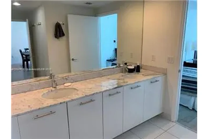 $3900 : Rental property with 2 bedro image 5