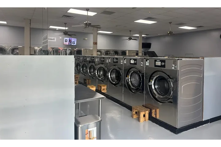 Eva's Laundry image 4