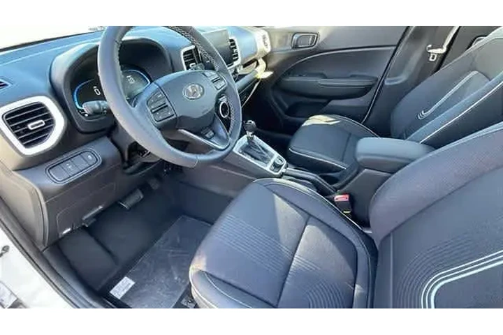 $21999 : Hyundai VENUE 2025 Limited 4 image 9