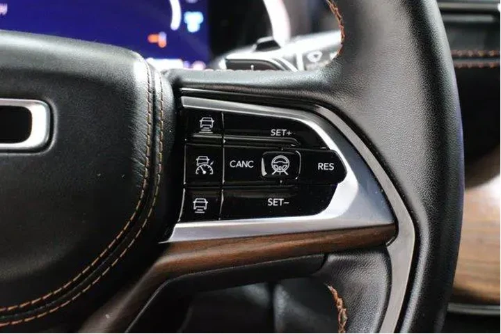 $29998 : Jeep Grand Cherokee 2022 4x4 image 10