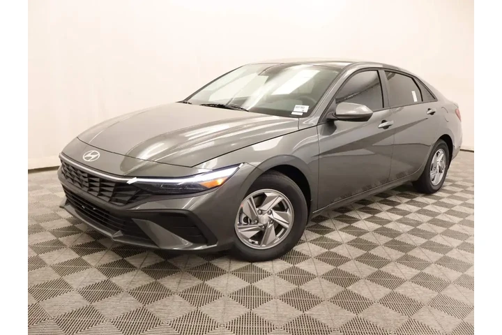 $21137 : Hyundai ELANTRA 2026 SE 4dr image 1