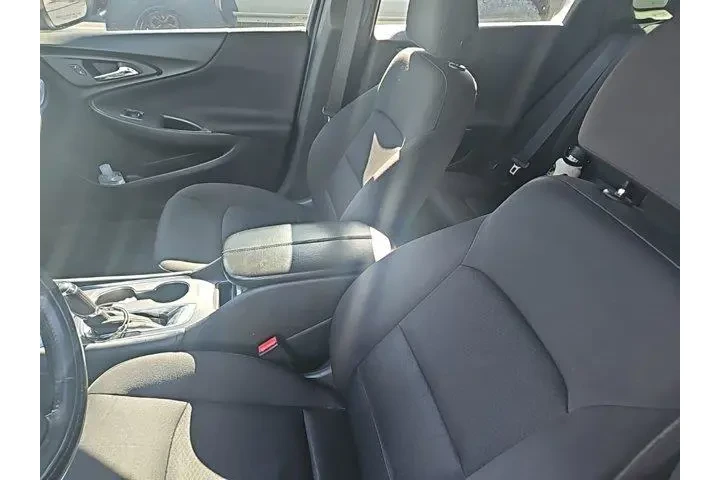 $9999 : Chevrolet Malibu 2018 LT 4dr image 3