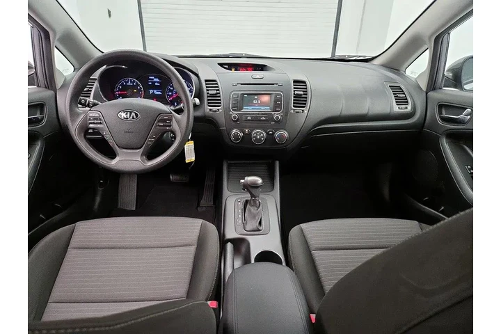 $12998 : Kia Forte 2016 LX 4dr Sedan image 9