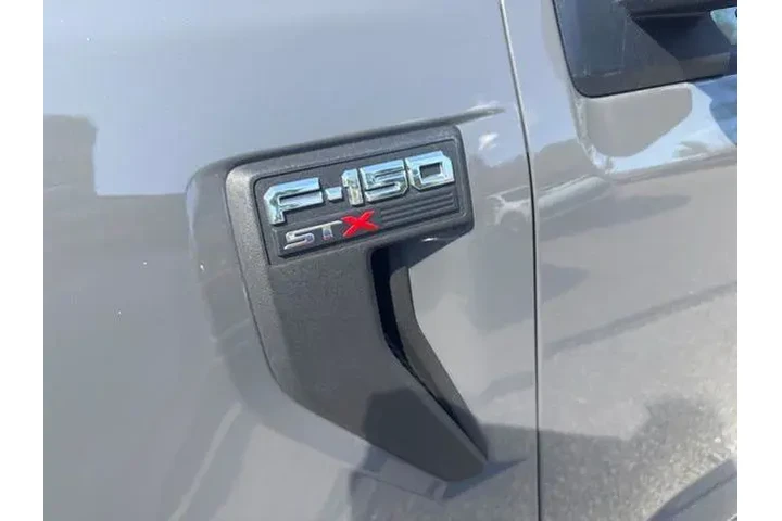 $32732 : Ford F-150 2021 4x4 XLT 4dr image 9