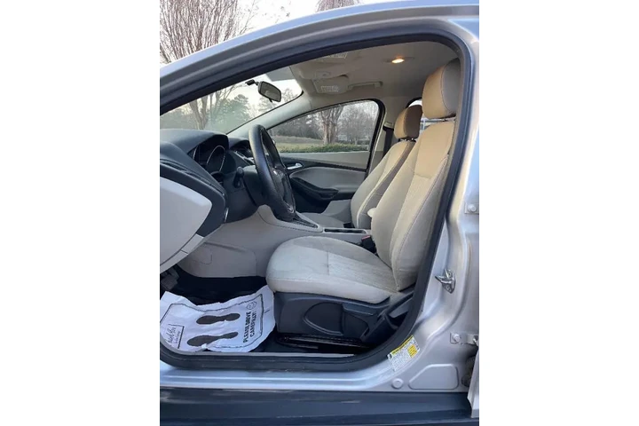 $4995 : 2016 Focus SE image 8
