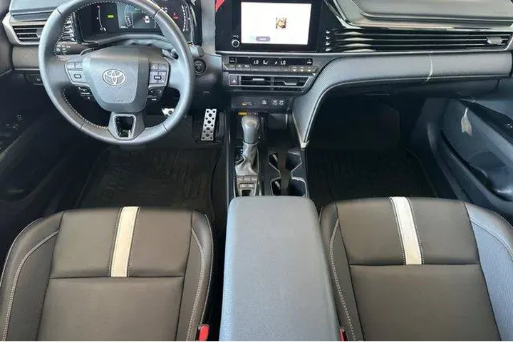 $32500 : Toyota Camry 2025 AWD SE 4dr image 6