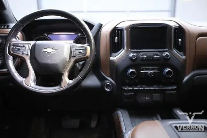 $31999 : Chevrolet Silverado 2500HD 2 image 8