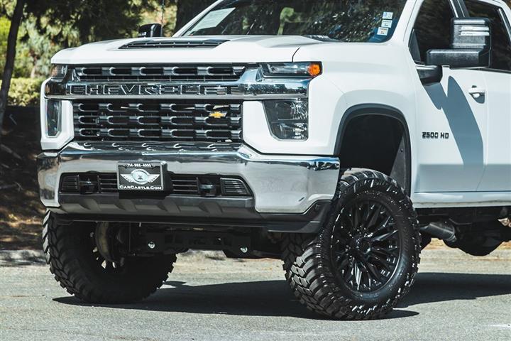 2021 Silverado 2500HD LT image 2