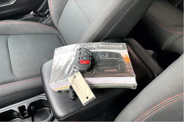 $30688 : Jeep Wrangler Unlimited 2021 image 10