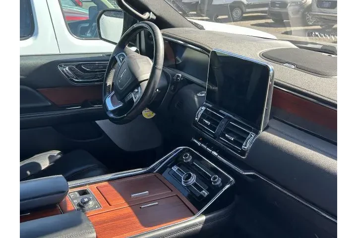 $38777 : Lincoln Navigator 2020 4x2 R image 6