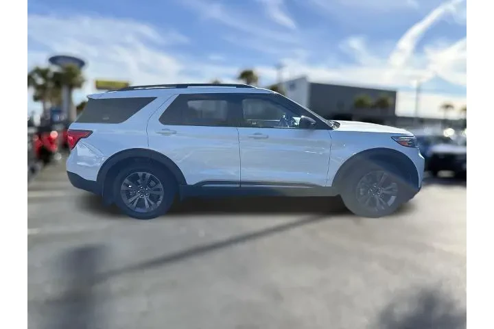 $29593 : Ford Explorer 2023 XLT 4dr S image 4