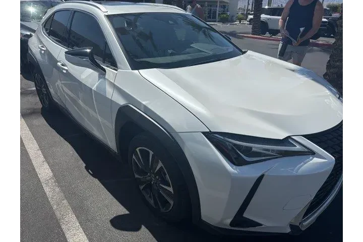 $25182 : Lexus UX 250h 2019 AWD 4dr C image 2
