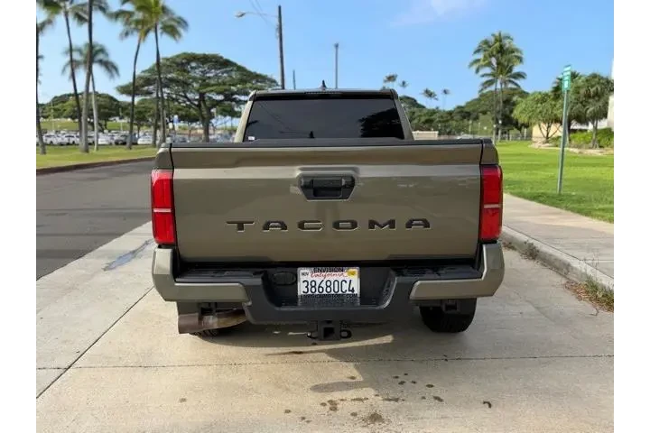 $39918 : Toyota Tacoma 2024 4x2 TRD S image 6