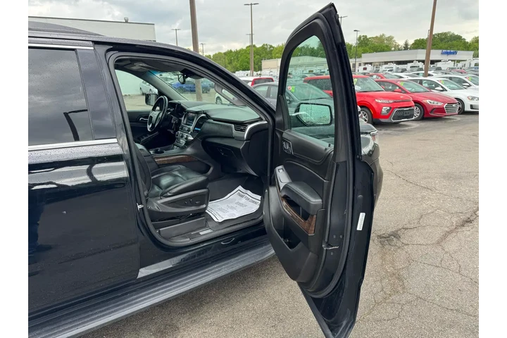 $14980 : 2019 Suburban 4WD 4dr 1500 LT image 8