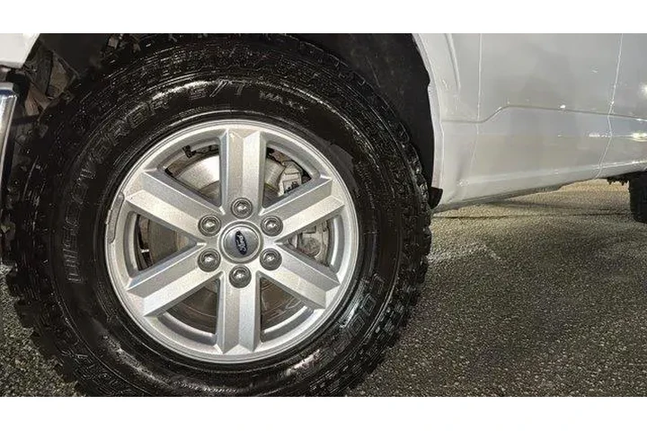 $38530 : Ford F-150 2023 4x4 XLT 4dr image 9